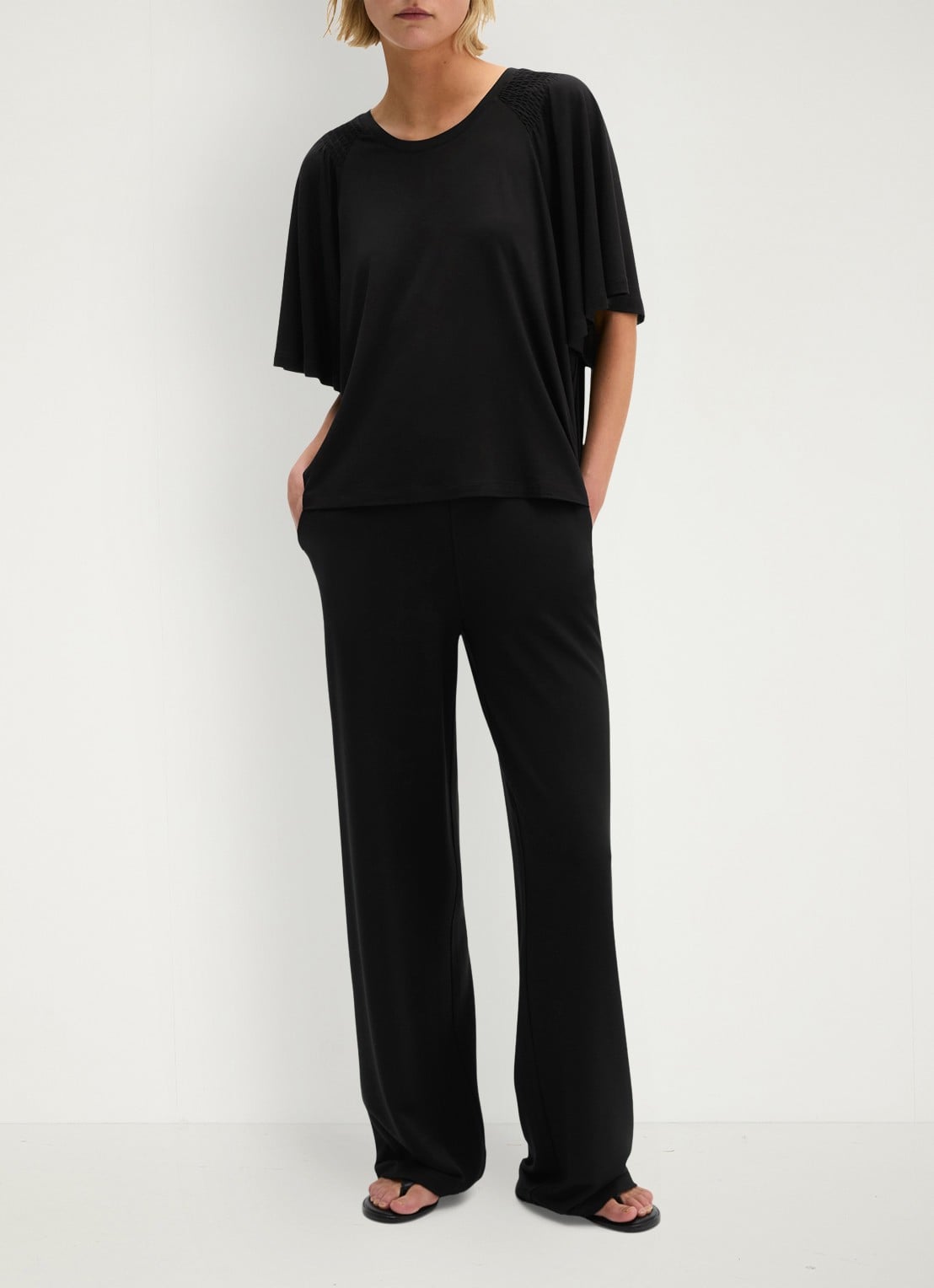 Marc O'Polo Relaxte T-shirt blouse met smockwerk - voorkant 5 black / zwart