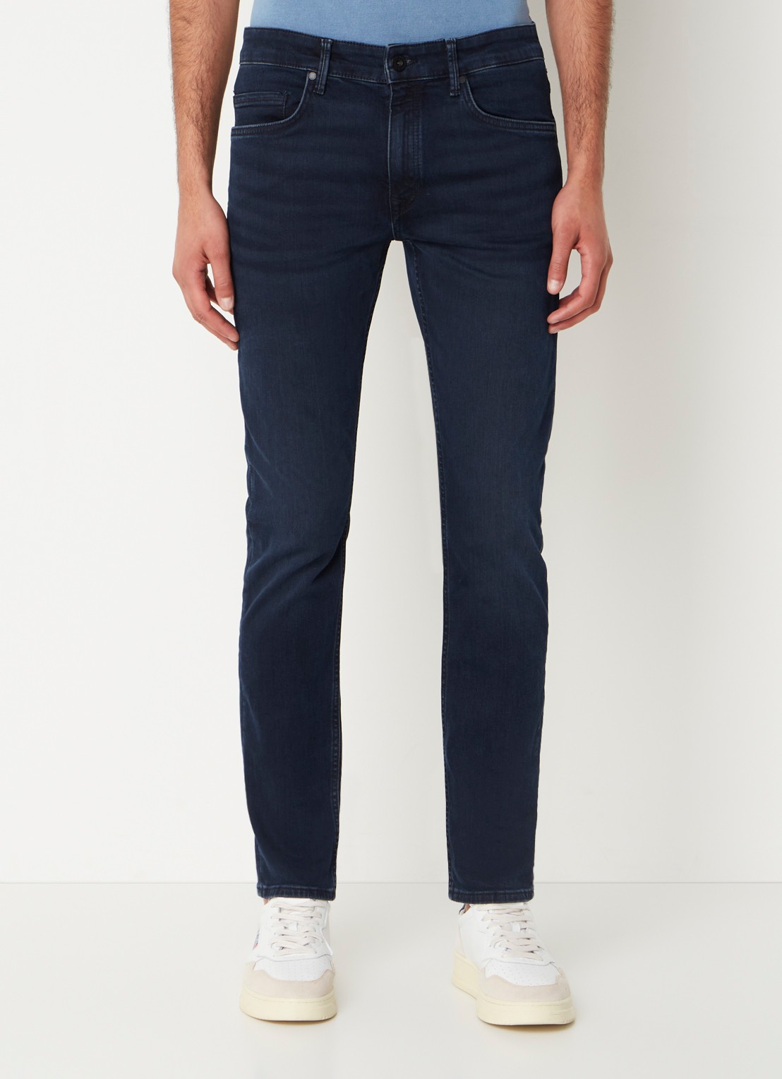 Marc O'Polo Sjobo straight leg jeans met donkere wassing - detail indigo
