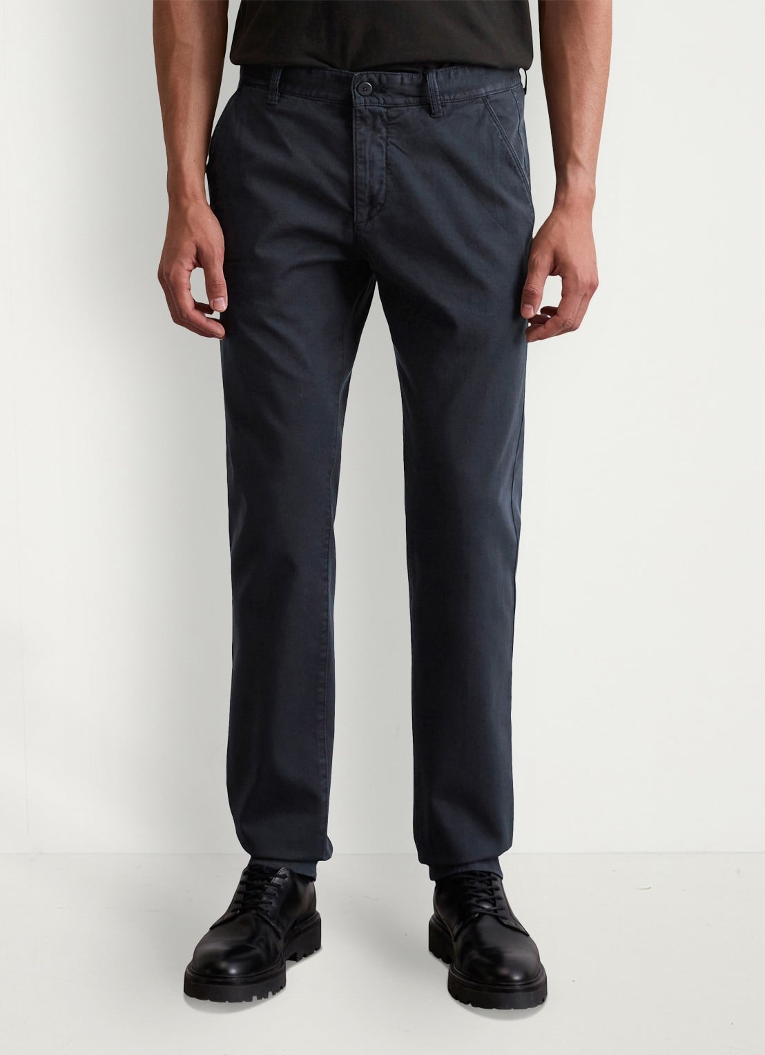 Marc O'Polo Stig shaped fit chino met stretch - detail 4 donkerblauw