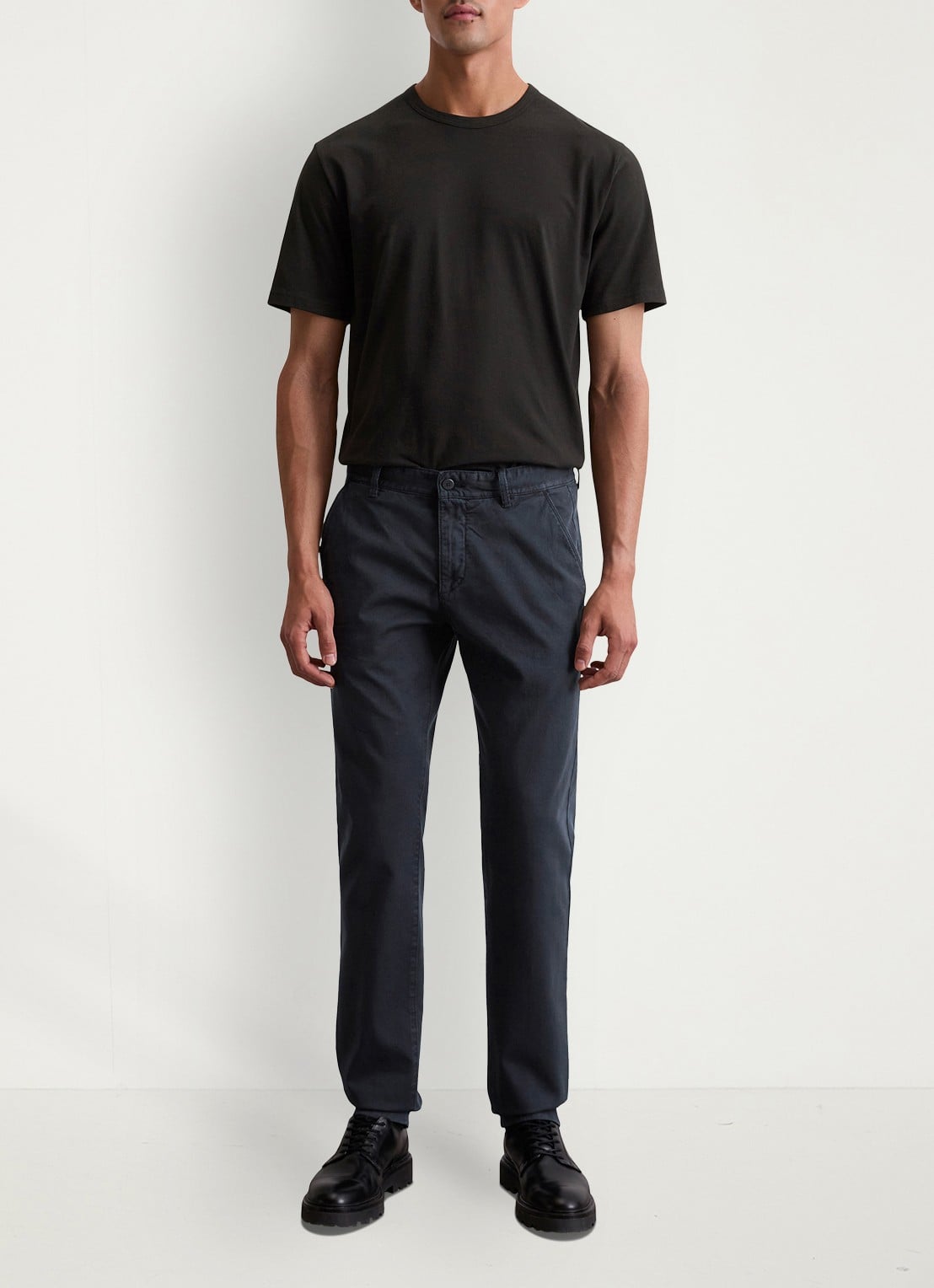 Marc O'Polo Stig shaped fit chino met stretch - voorkant 2 donkerblauw