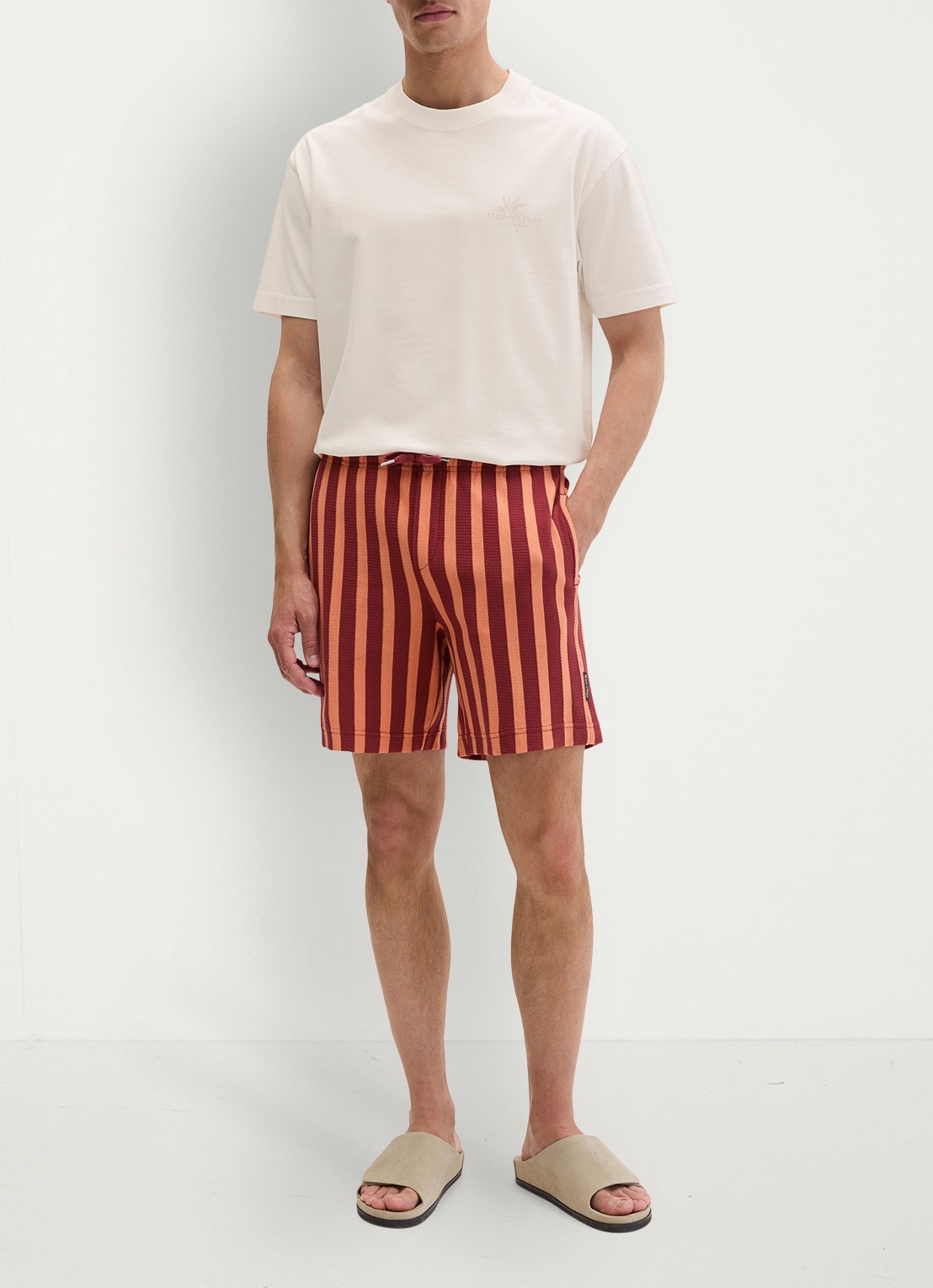 Marc O'Polo Straight fit korte broek met streepprint - voorkant 2 dark red 01-7026 / rood
