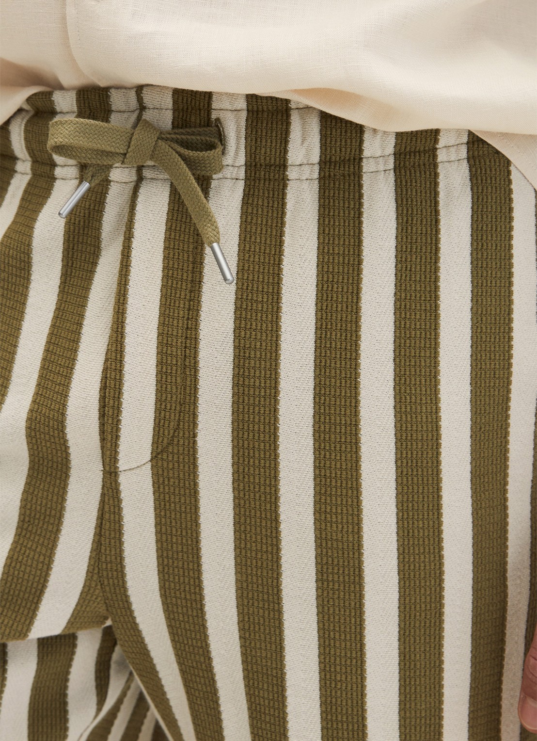 Marc O'Polo Straight fit korte broek met streepprint - detail 2 medium green 01-3493 / groen