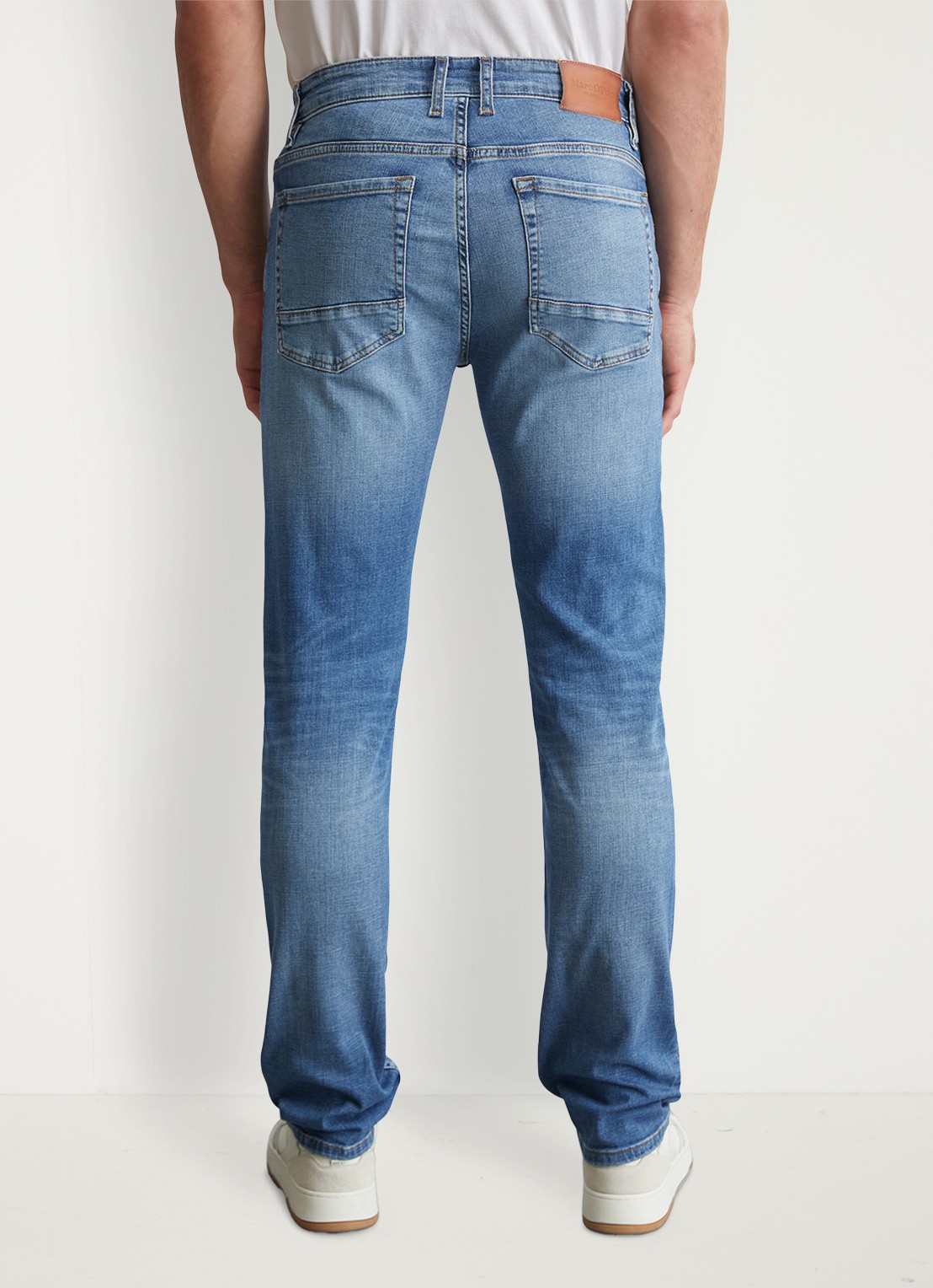 Marc O'Polo Straight leg jeans met donkere wassing - achterkant 4 authentic mid wash-4844 / blauw