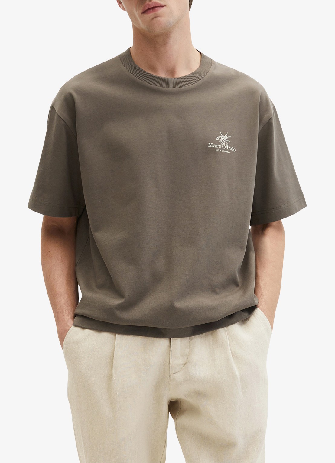Marc O'Polo T-shirt met logo- en backprint - detail 3 bruin