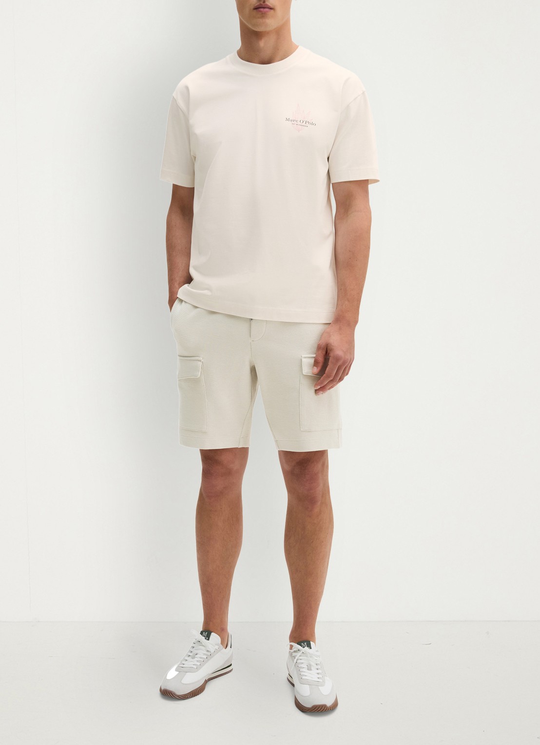 Marc O'Polo T-shirt met logo- en backprint - voorkant 2 gebroken wit
