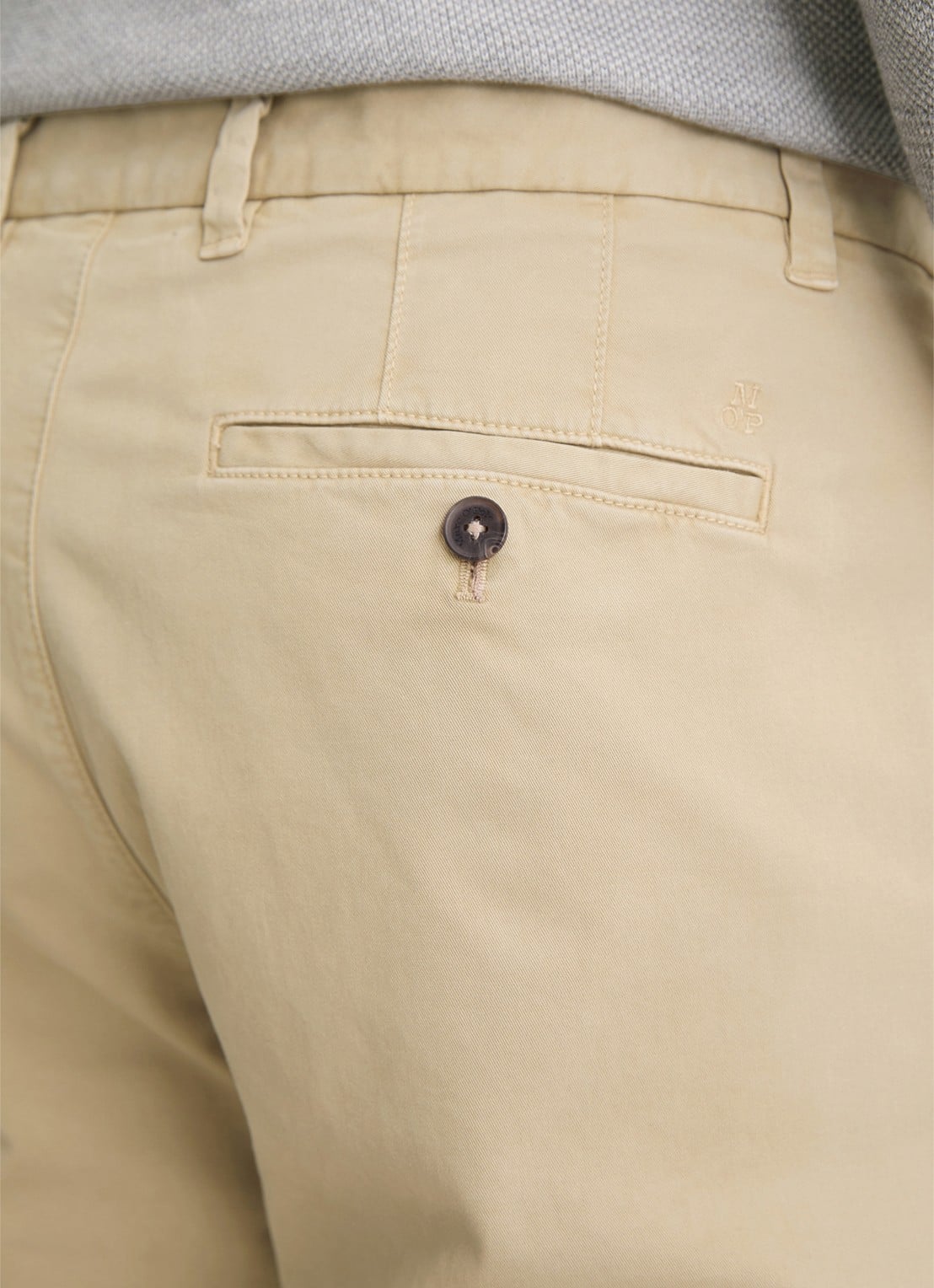Marc O'Polo Tapered fit chino in katoenblend - detail 4 beige