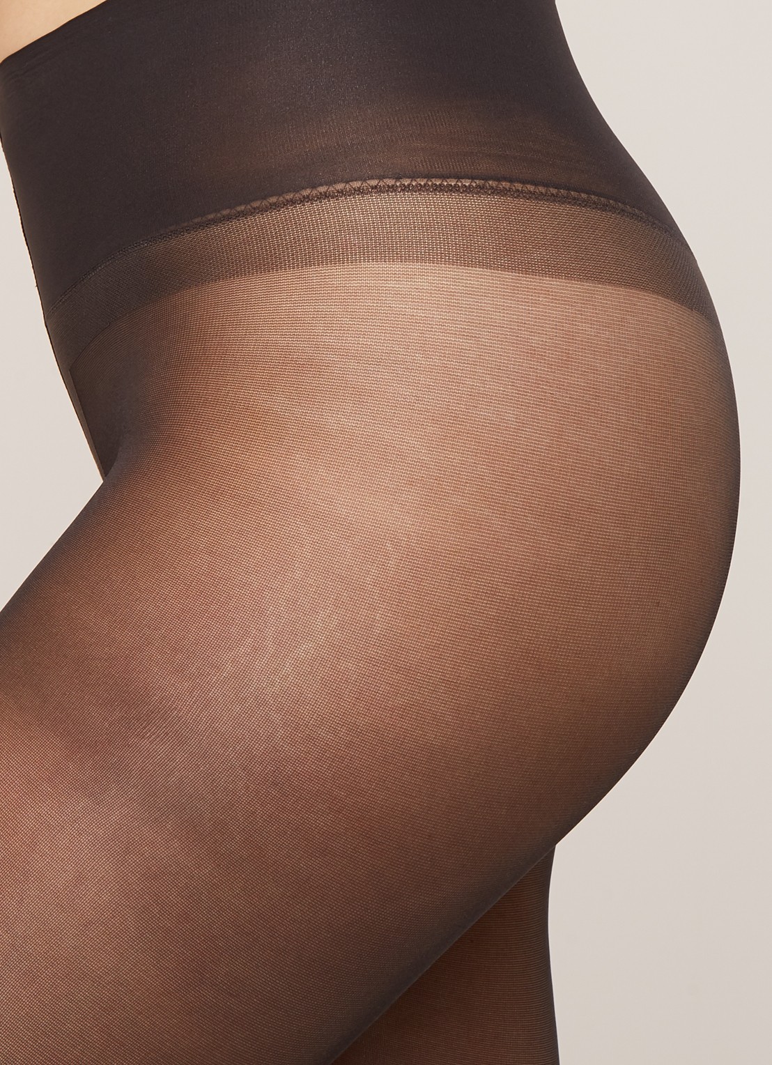 MarcMarcs Comfort panty in 40 denier met zijdeglans - detail 4 zwart