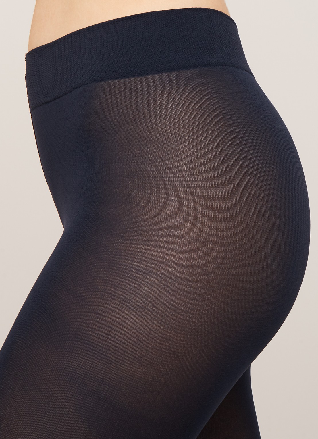 MarcMarcs Velvet Opaque panty in 100 denier - detail 4 blauw