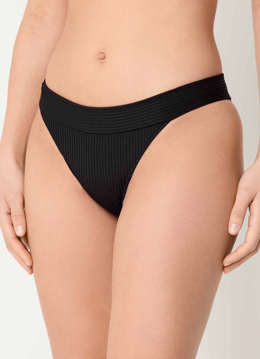 Marie Jo Emly bikinislip met ribstructuur - detail 4 zwart
