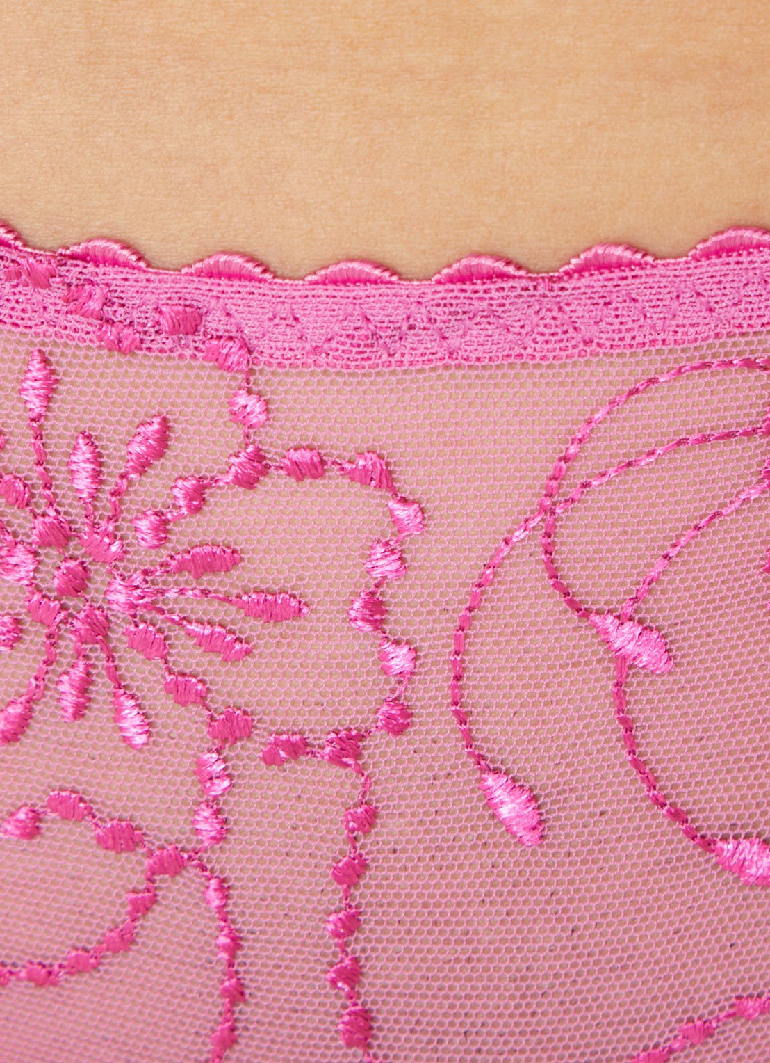 Marie Jo Jane string met borduring - detail 4 fuchsia