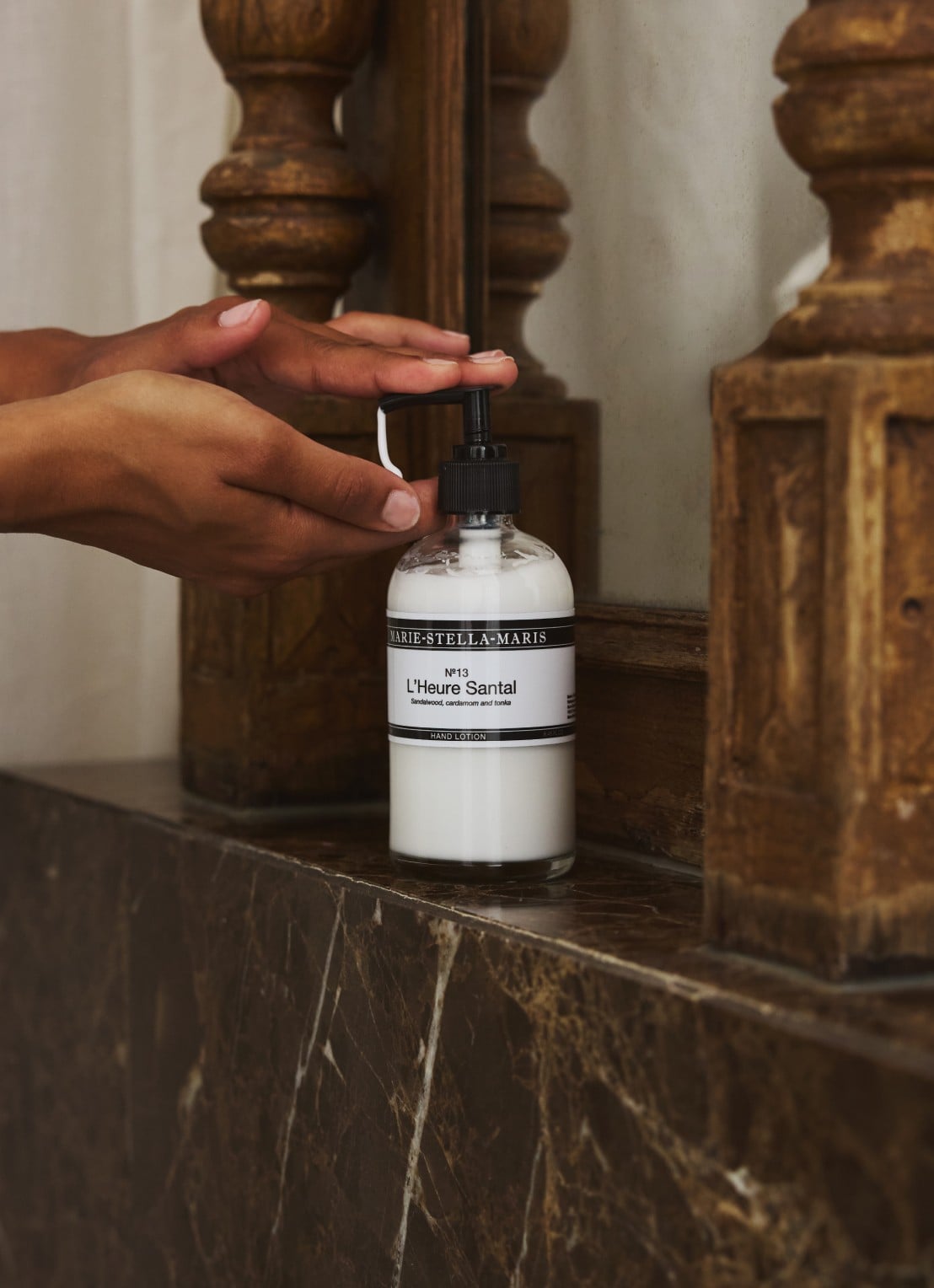 Marie-Stella-Maris L'Heure Santal handcreme 250 ml - voorkant 2 transparant