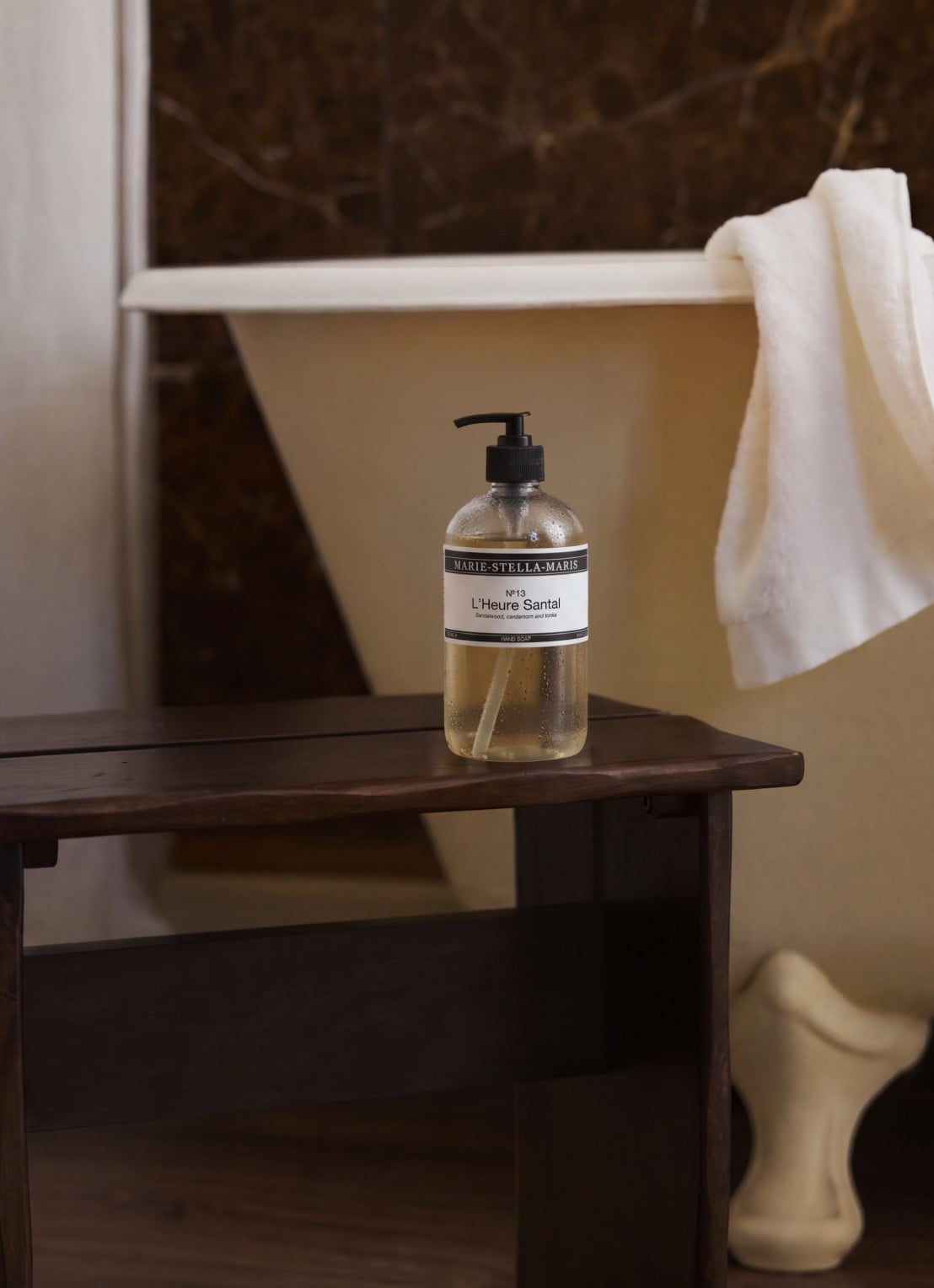 Marie-Stella-Maris L'Heure Santal handzeep 250 ml - voorkant 2 transparant