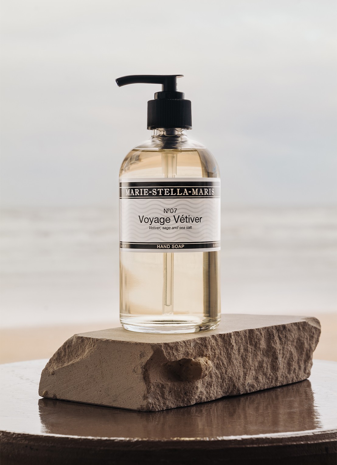 Marie-Stella-Maris No.07 Voyage Vétiver handzeep 250 ml - voorkant 2 wit