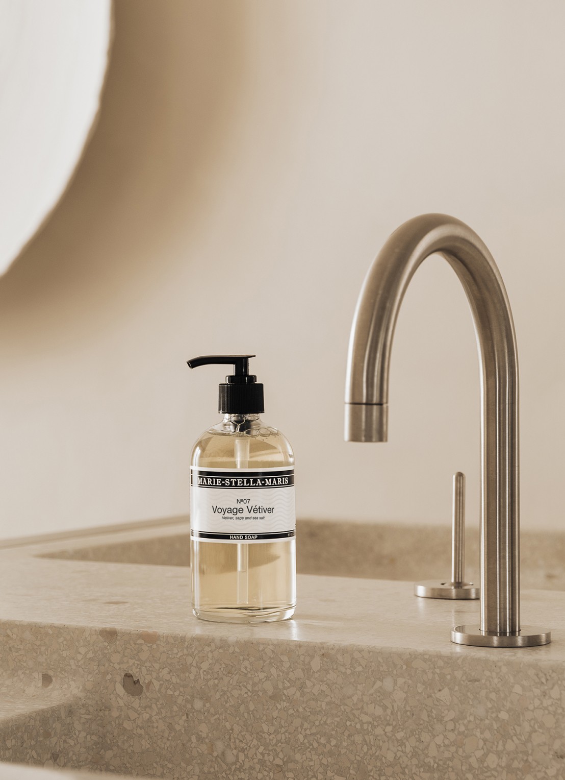 Marie-Stella-Maris No.07 Voyage Vétiver handzeep 250 ml - voorkant 4 wit