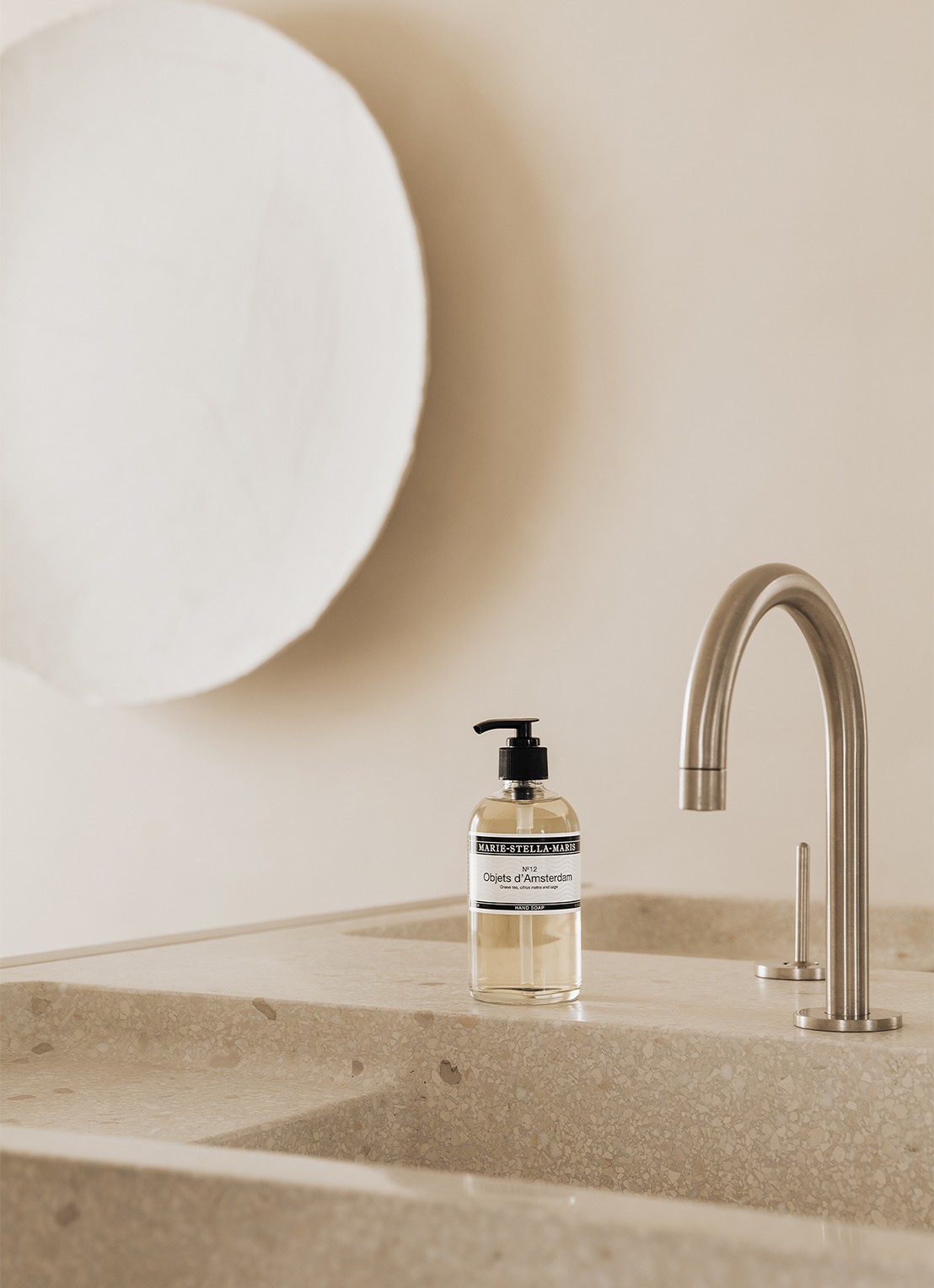 Marie-Stella-Maris No.12 Objets d'Amsterdam handzeep 250 ml - voorkant 2 wit