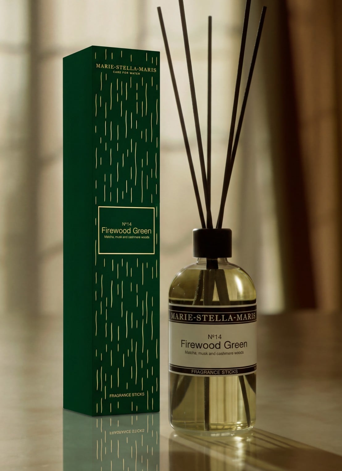 Marie-Stella-Maris No.14 Firewood Green geurstokjes 250 ml - voorkant 3 transparant