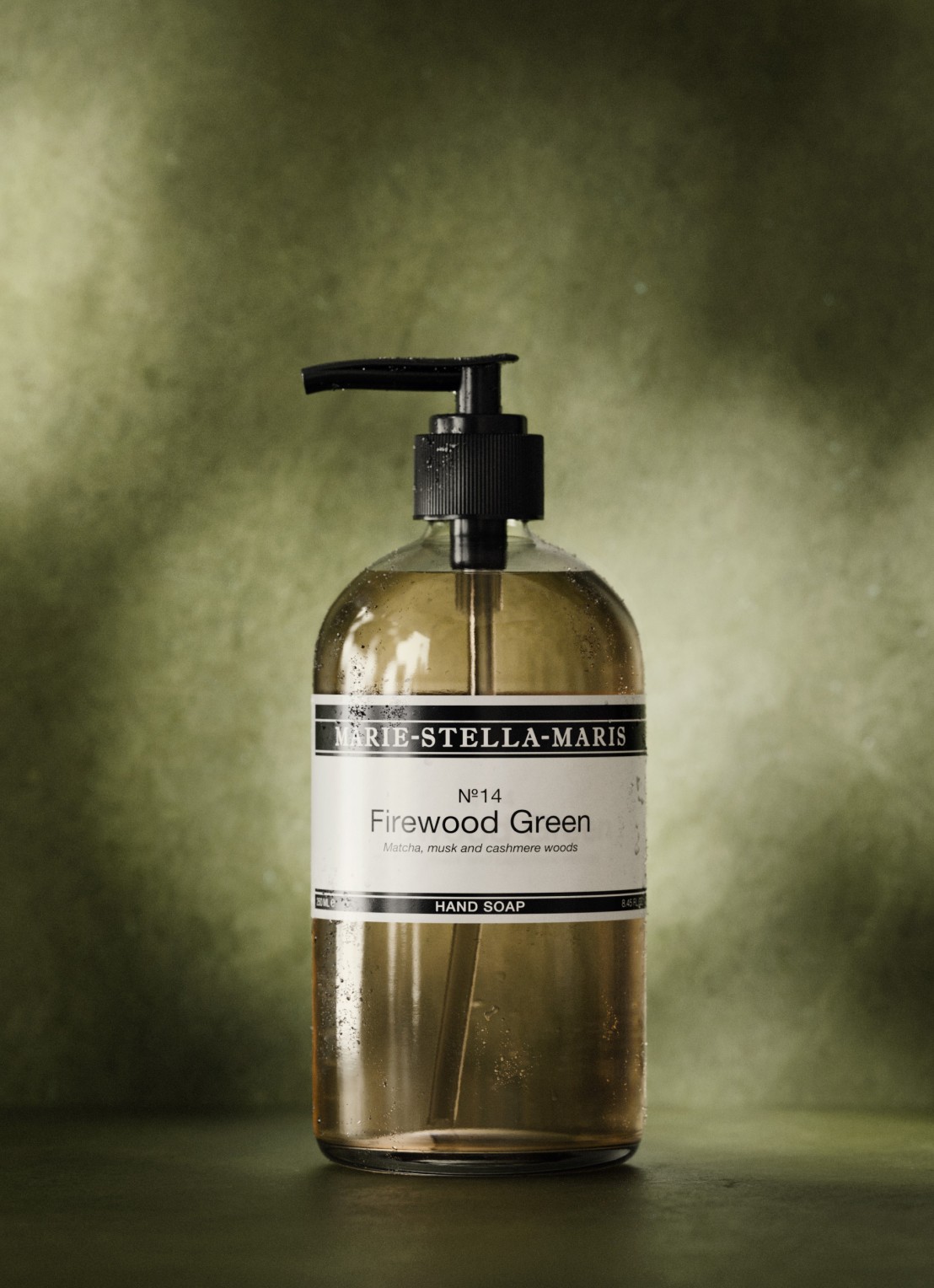 Marie-Stella-Maris No.14 Firewood Green handzeep 250 ml - voorkant 3 transparant