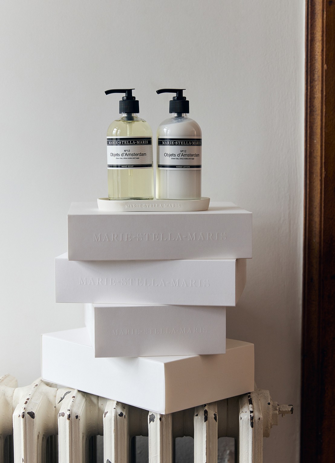 Marie-Stella-Maris Objets d'Amsterdam handzeep en handlotion - verzorgingsset - achterkant transparant