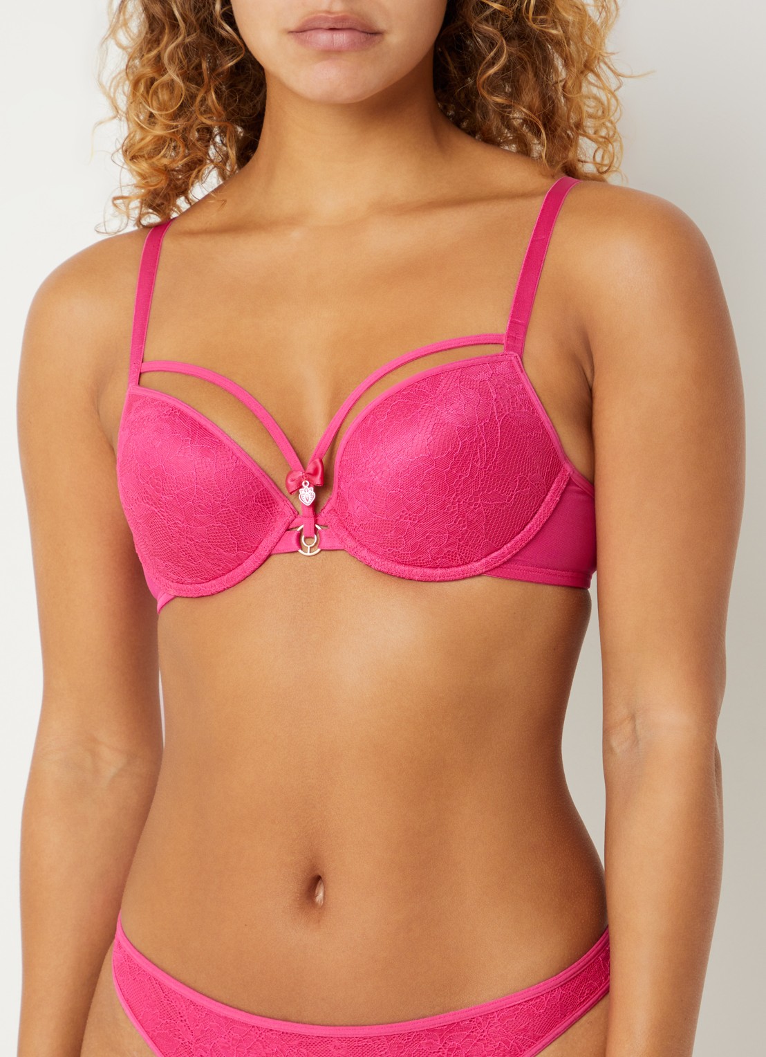 Marlies Dekkers Space Odyssey push-up bh met overlay van kant  - voorkant 8 fuchsia