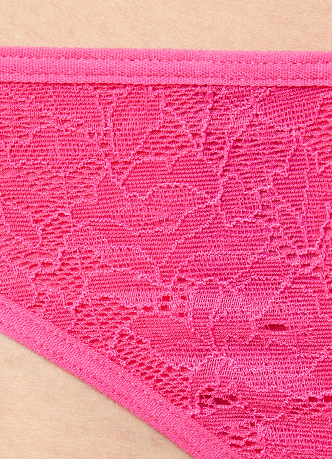 Marlies Dekkers Space Odyssey string met kant - detail 9 fuchsia