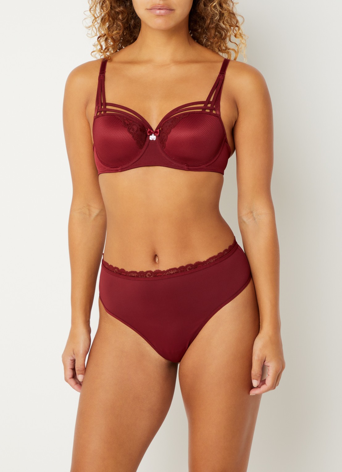 Marlies Dekkers String met overlay van mesh - detail bordeauxrood