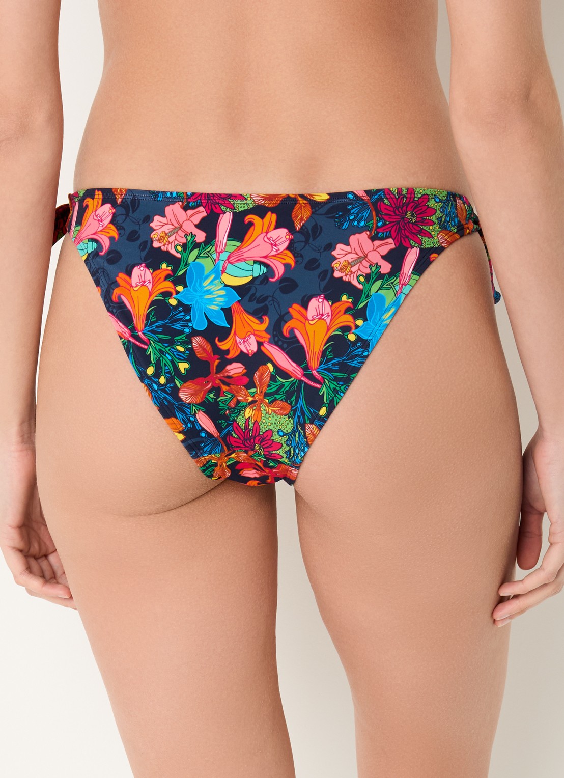 Marlies Dekkers Thalassa bikinislip met bloemenprint - achterkant donkerblauw