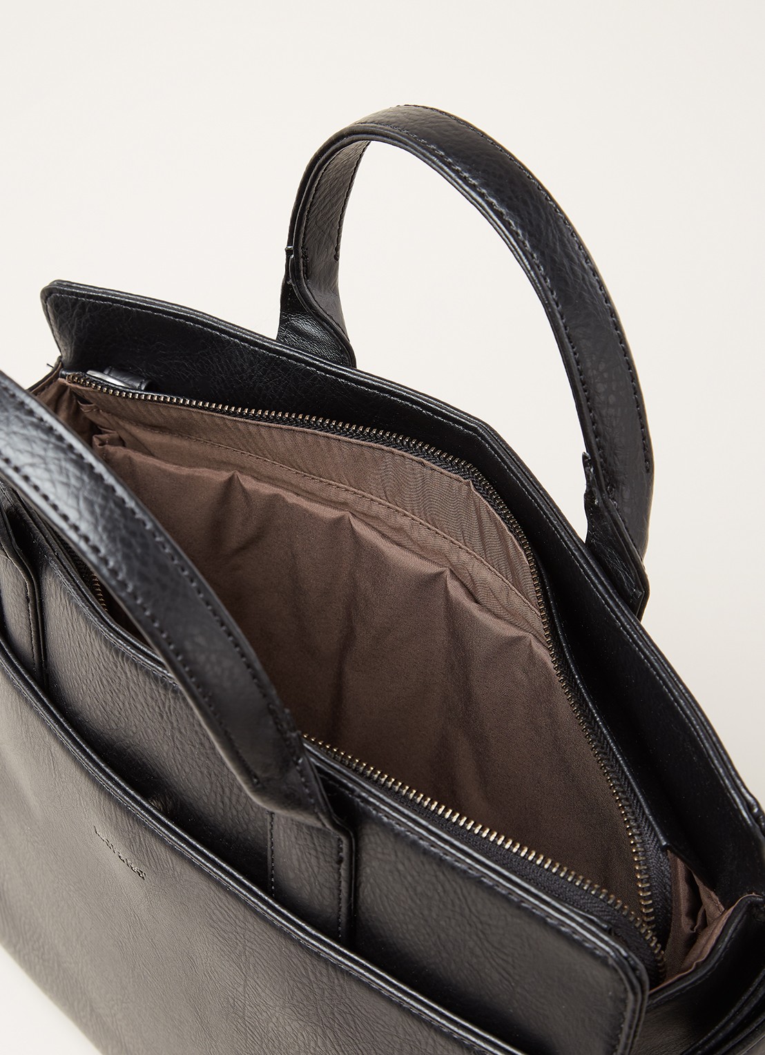 Matt & Nat Dwell Gloria handtas met afneembare schouderriem - detail 2 zwart