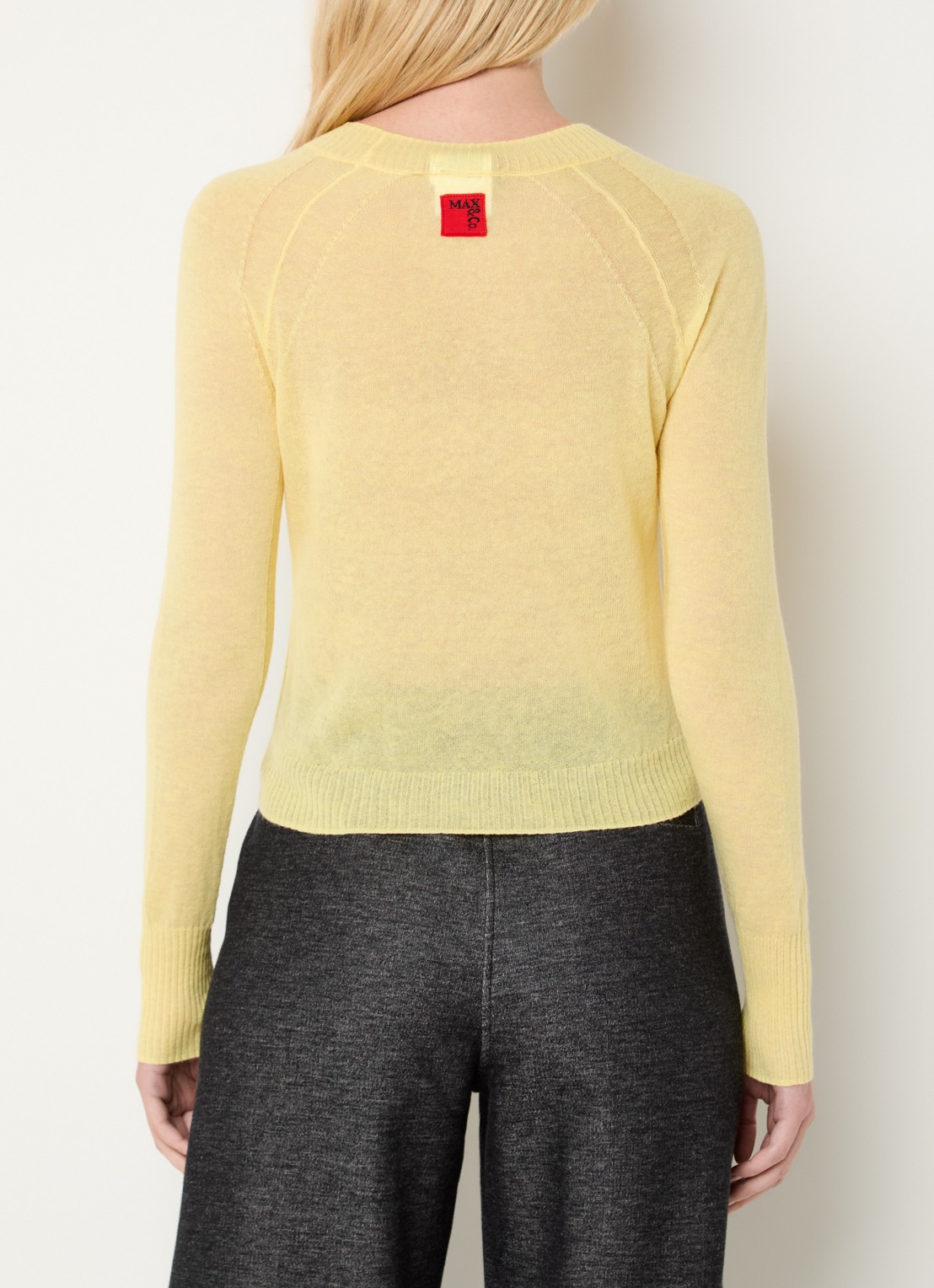 Max & Co Fijngebreide semi-transparante pullover in alpaca wolblend - achterkant geel