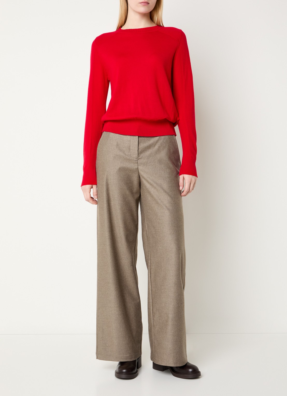 Max & Co Mid waist straight fit pantalon in wolblend met steekzakken - voorkant 2 zand