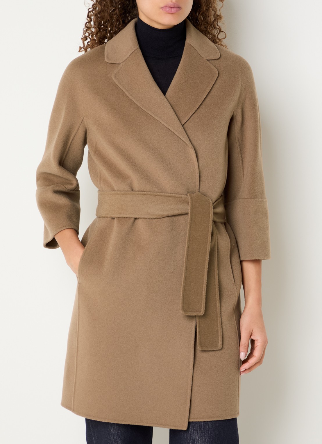 Max Mara Arona mantel van scheerwol met steekzakken en strikceintuur - detail camel