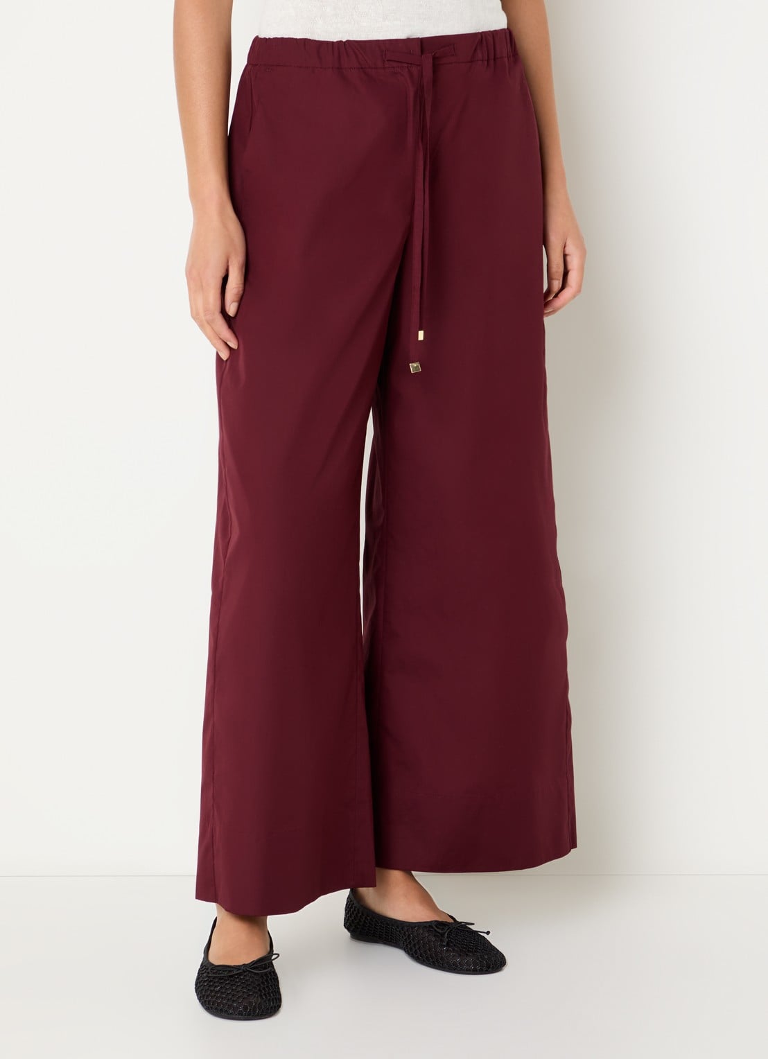 Max Mara Aureo high waist wide fit broek met strikceintuur - detail bordeauxrood