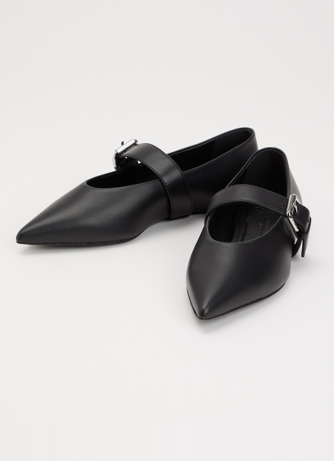 Max Mara Ballerina van kalfsleer met gespdetail - detail 3 zwart