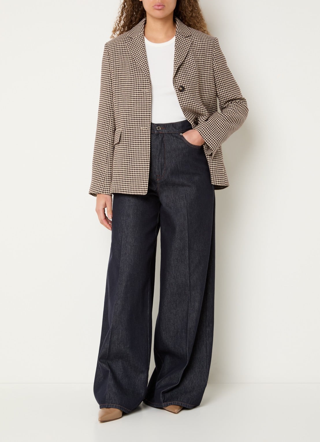 Max Mara Blazer met ruitdessin en schoudervulling - voorkant 4 beige