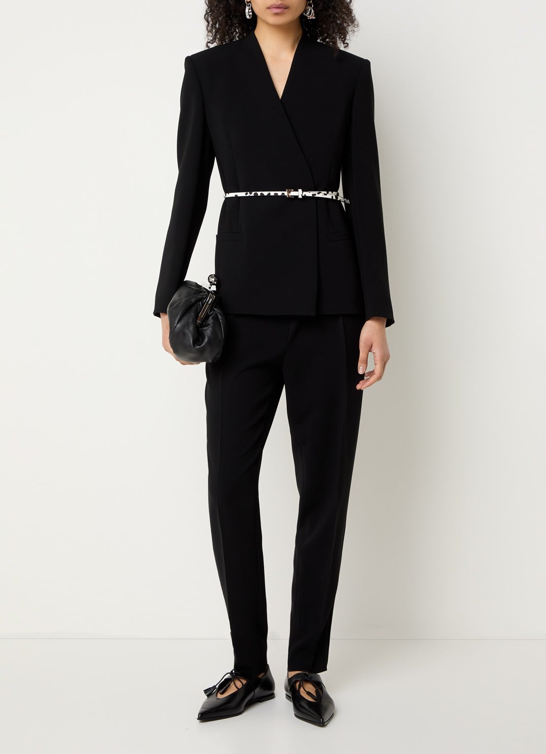 Max Mara Blazer met schoudervulling en ceintuur - voorkant 3 zwart