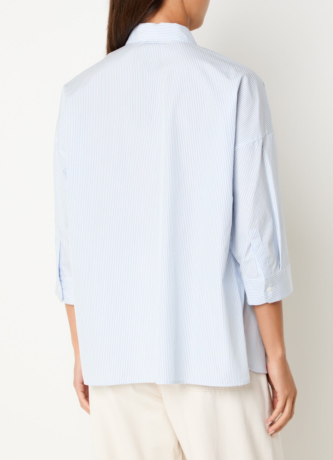 Max Mara Blouse met borstzak - achterkant 4 lichtblauw