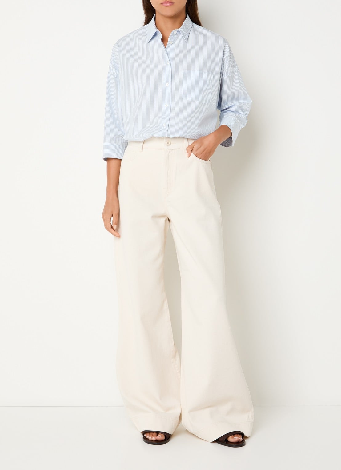 Max Mara Blouse met borstzak - voorkant 2 lichtblauw
