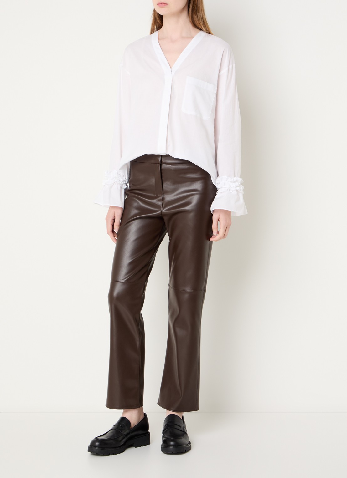 Max Mara Blouse met V-hals en trompetmouw - voorkant 2 wit