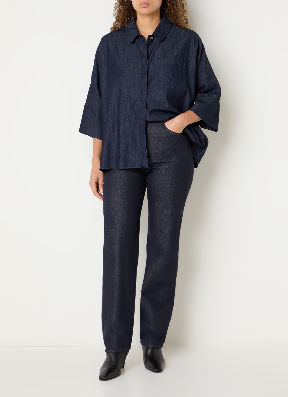 Max Mara Blouse van denim met borstzak - voorkant 3 indigo