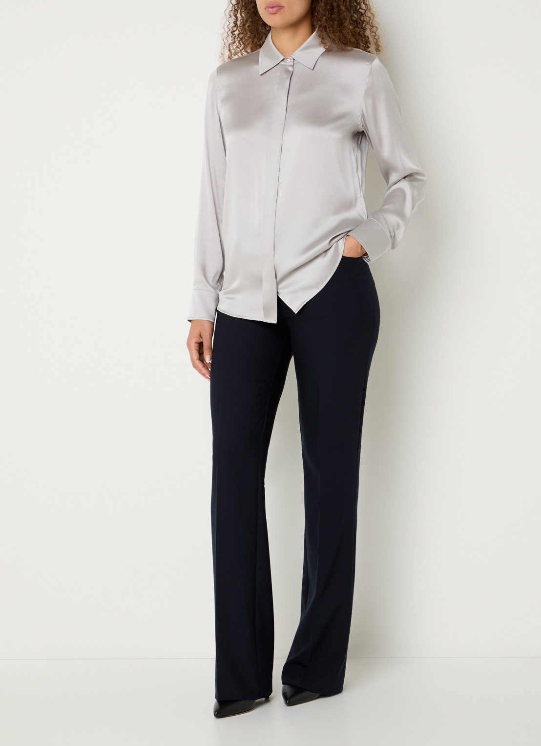 Max Mara Blouse van satijn - voorkant 4 middengrijs