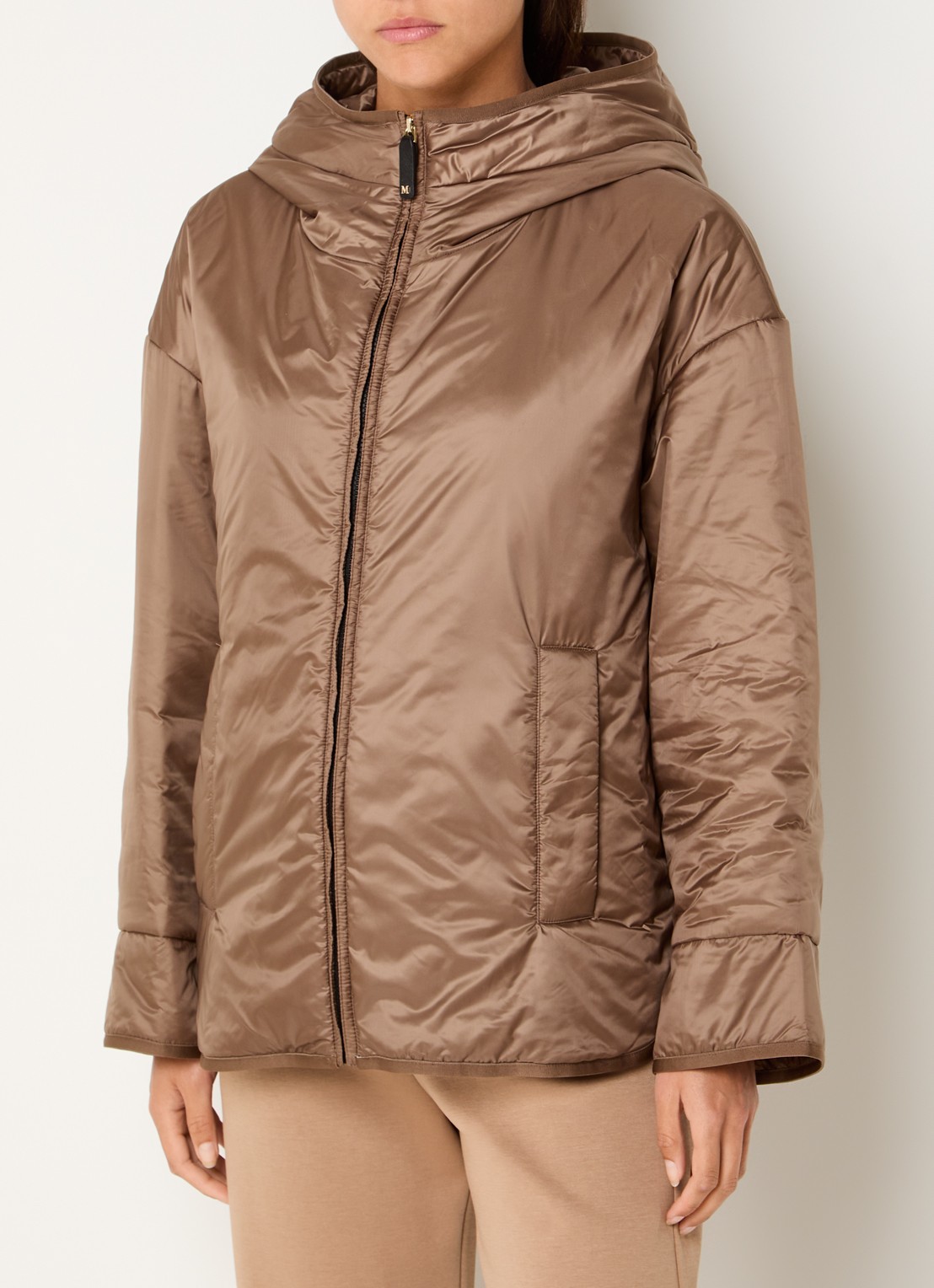 Max Mara Cleo oversized gewatteerd jack met capuchon en waterafstotende coating - detail 2 lichtbruin