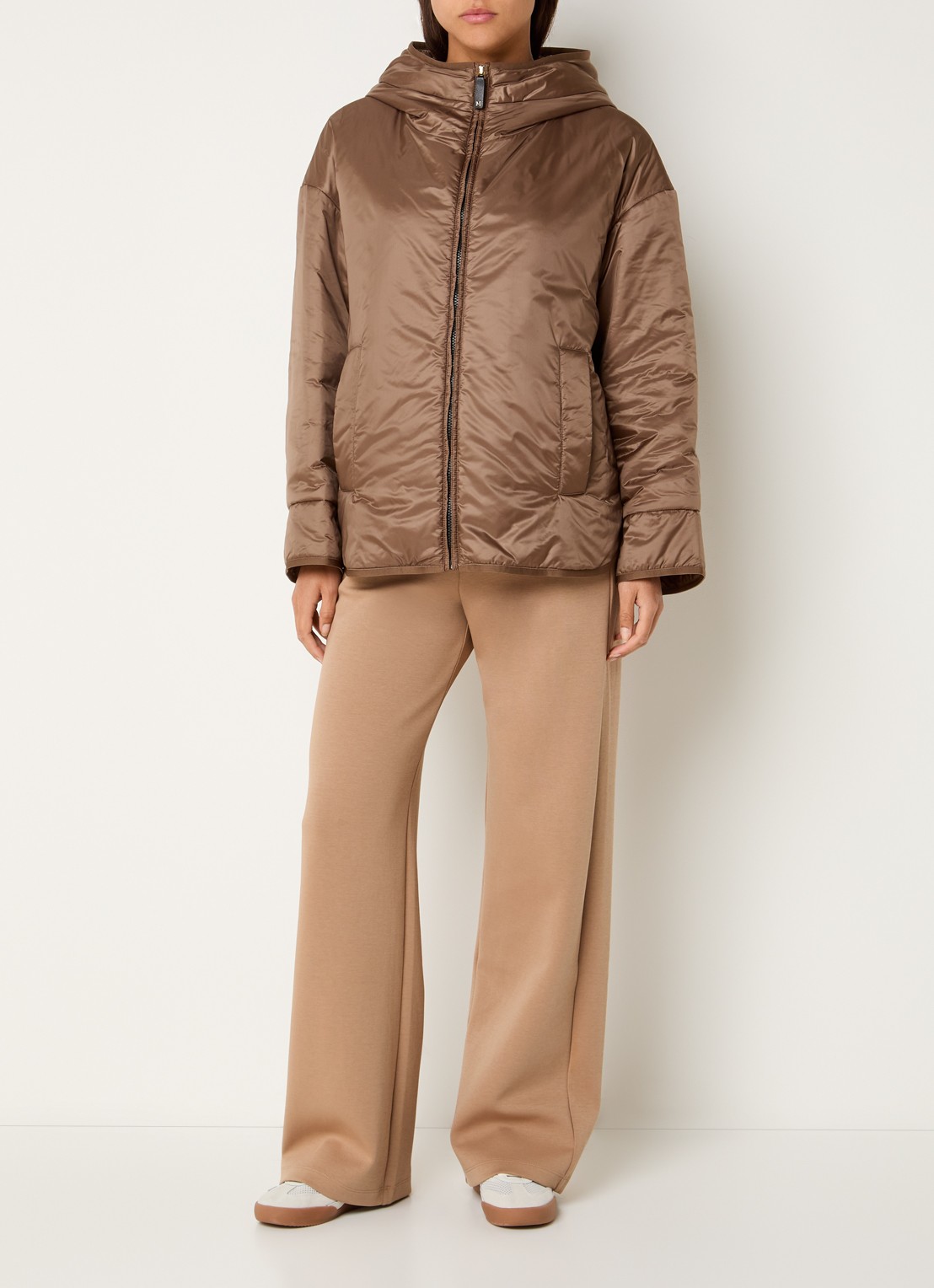Max Mara Cleo oversized gewatteerd jack met capuchon en waterafstotende coating - voorkant 4 lichtbruin