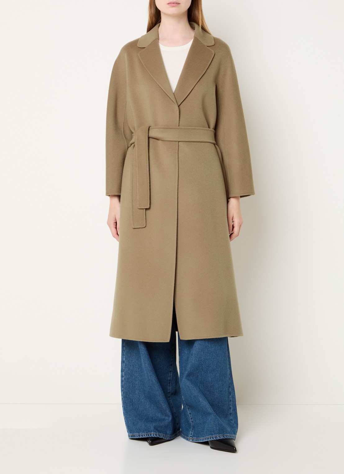 Max Mara Esturia mantel van scheerwol met strikceintuur  - detail 3 camel