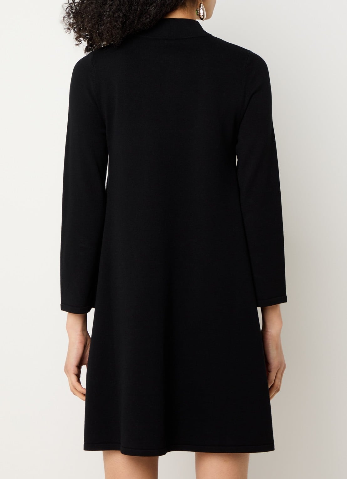 Max Mara Fijngebreide mini trui-jurk met opstaande kraag - achterkant zwart