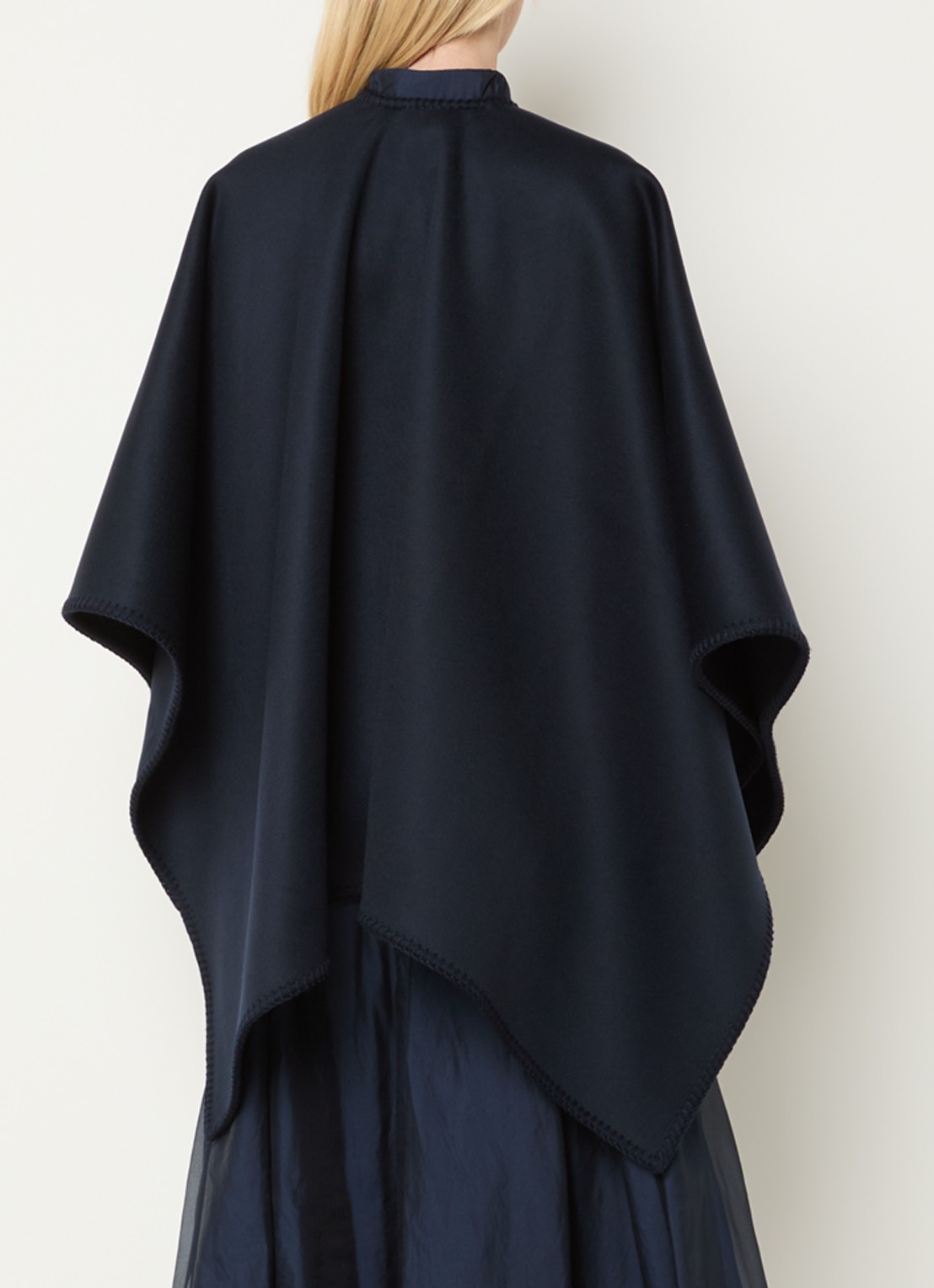 Max Mara Fijngebreide poncho in wolblend - achterkant 2 donkerblauw