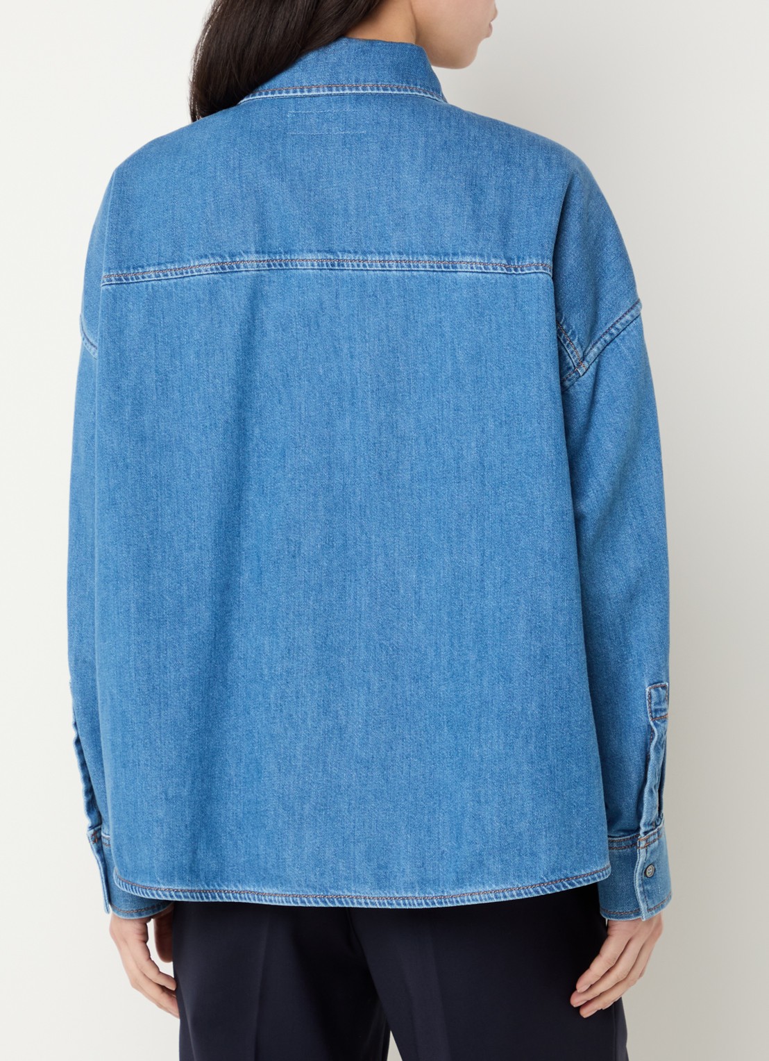 Max Mara Foggia blouse van denim met borstzak - achterkant lichtblauw