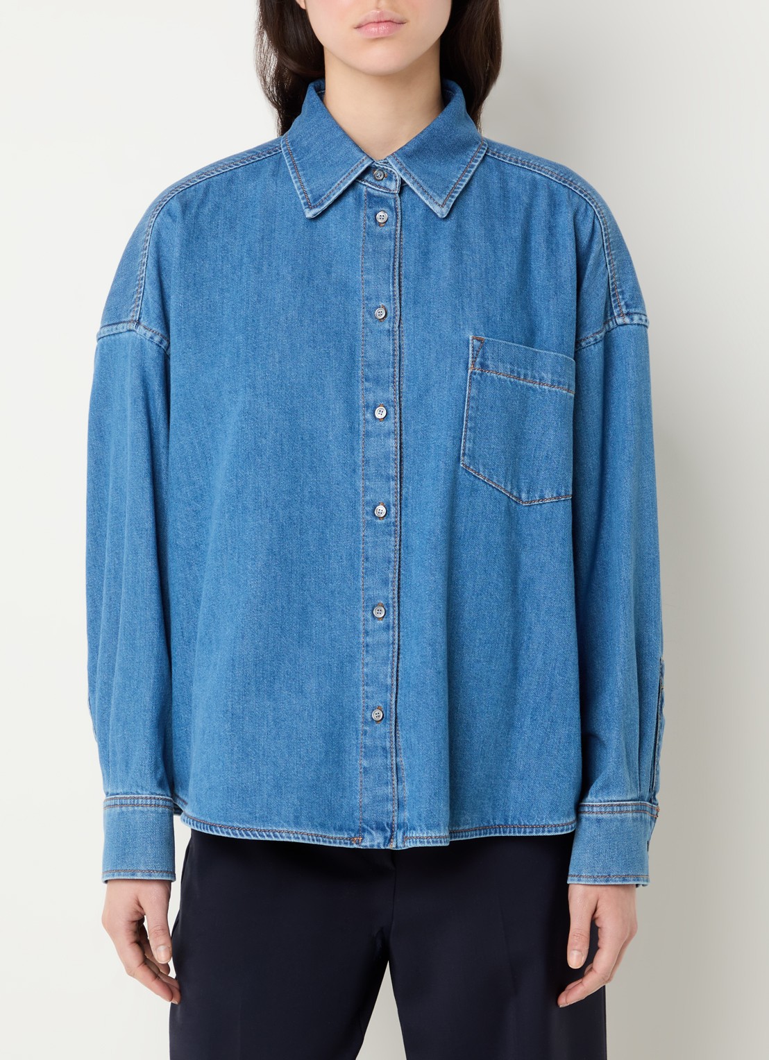 Max Mara Foggia blouse van denim met borstzak - detail 2 lichtblauw