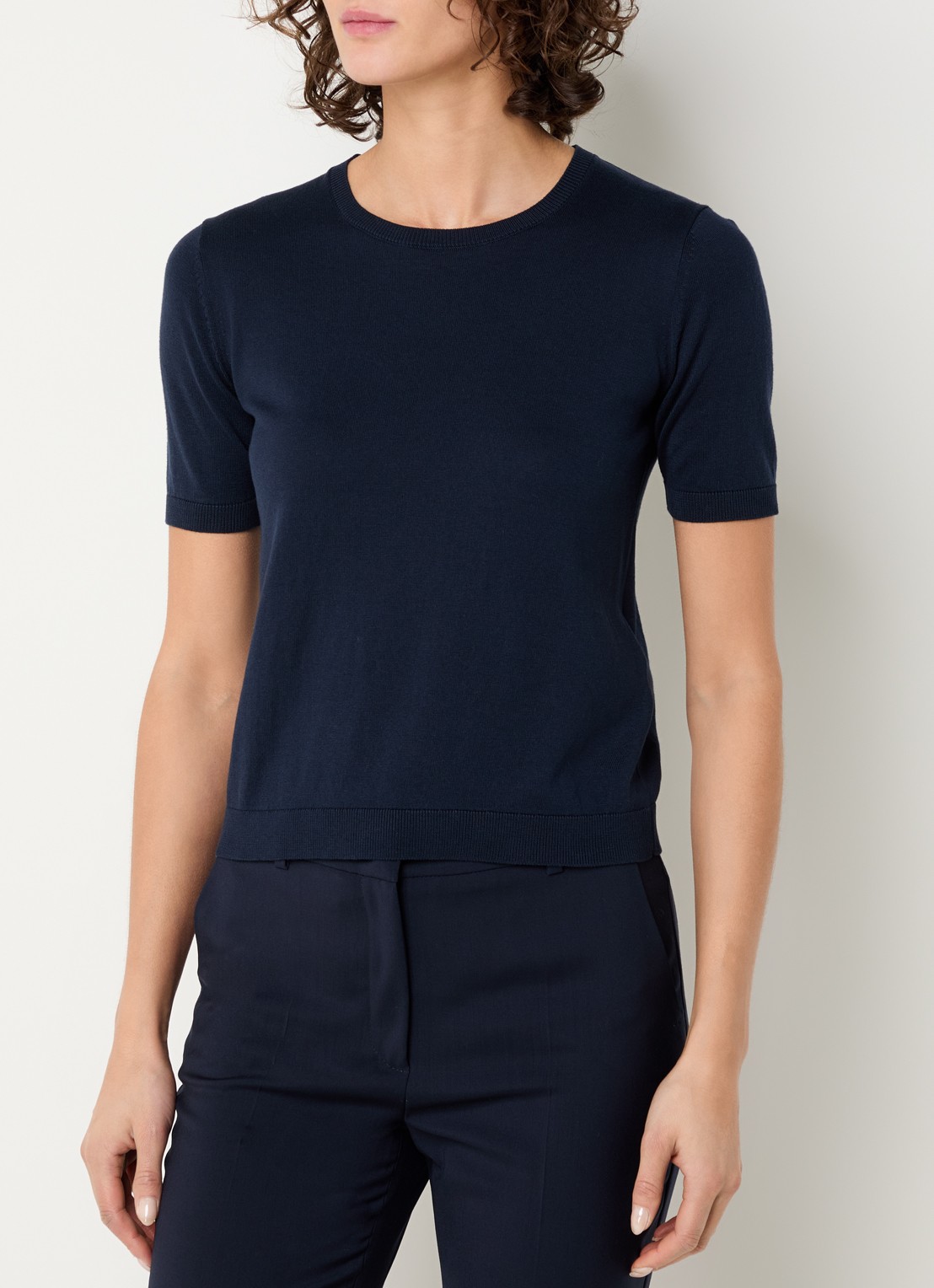 Max Mara Gabarra T-shirt van satijn - detail donkerblauw