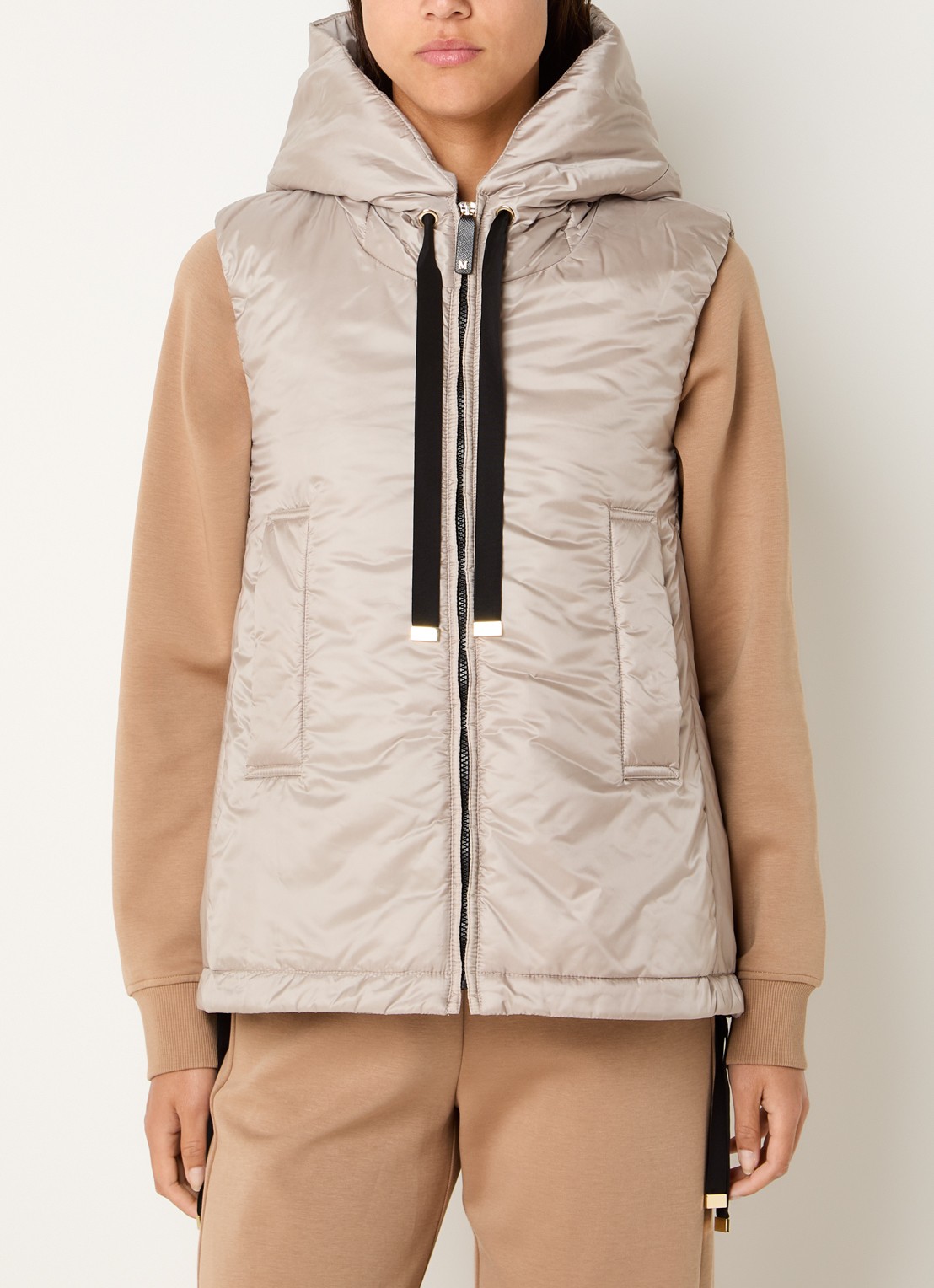 Max Mara Greengo gewatteerde bodywarmer met capuchon en waterafstotende coating - detail 2 beige