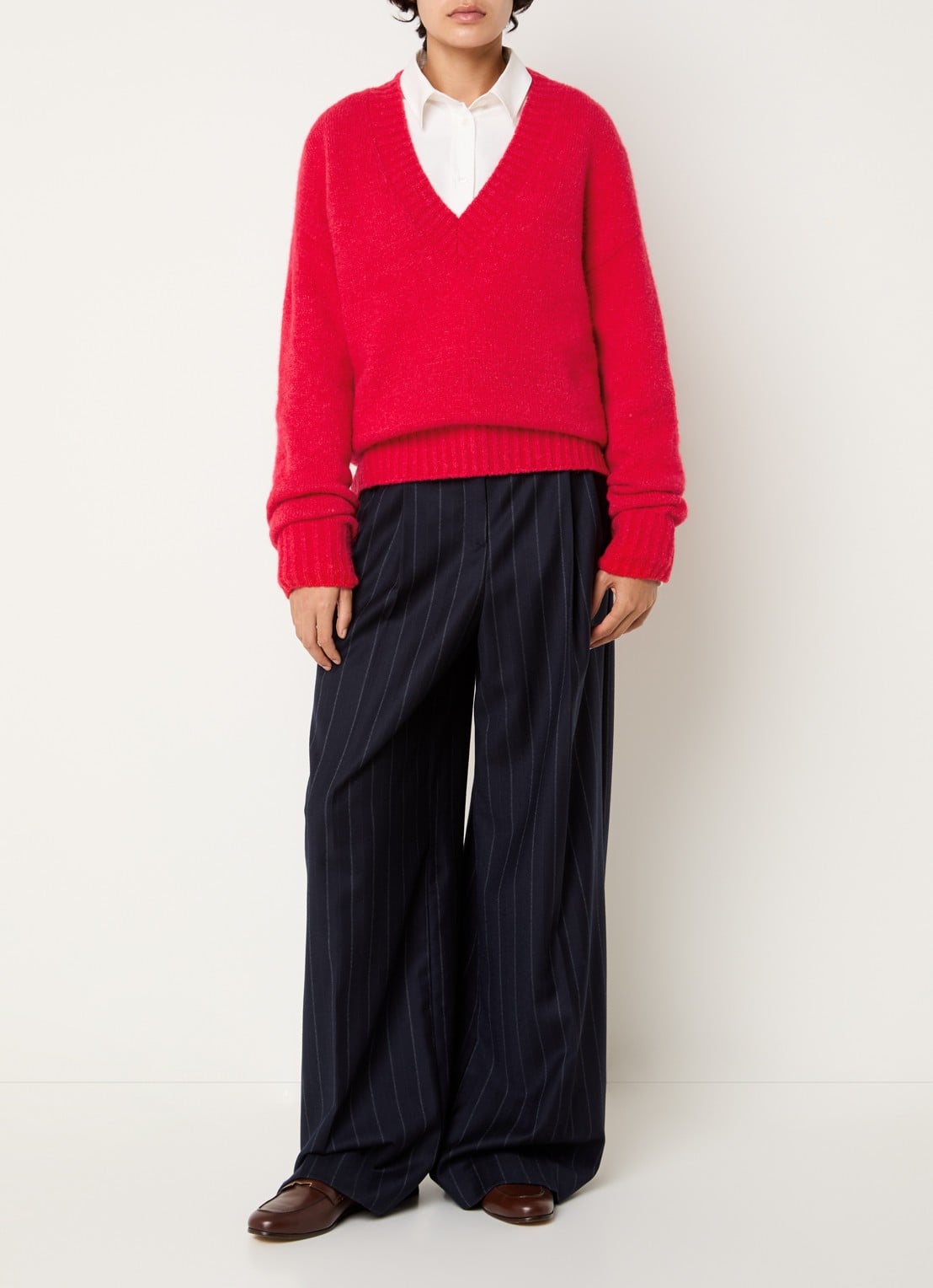 Max Mara Grofgebreide trui in wolblend met V-hals - voorkant 4 rood