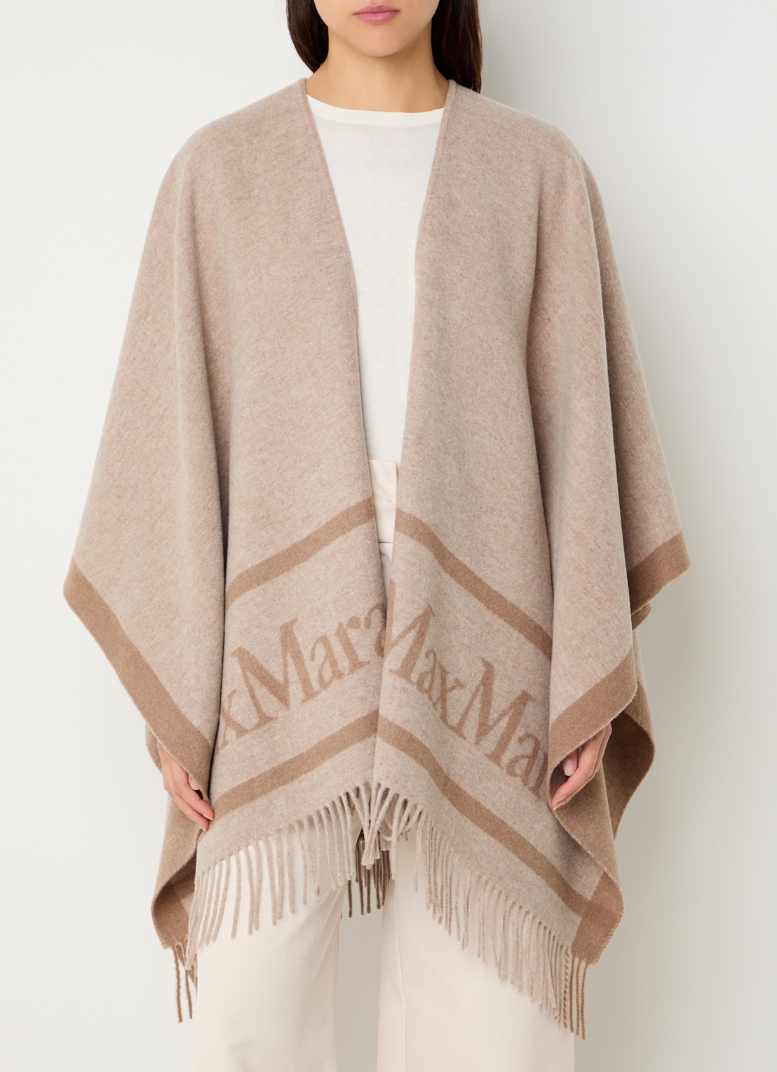 Max Mara Hilde poncho van wol met logoprint en franjes - detail beige
